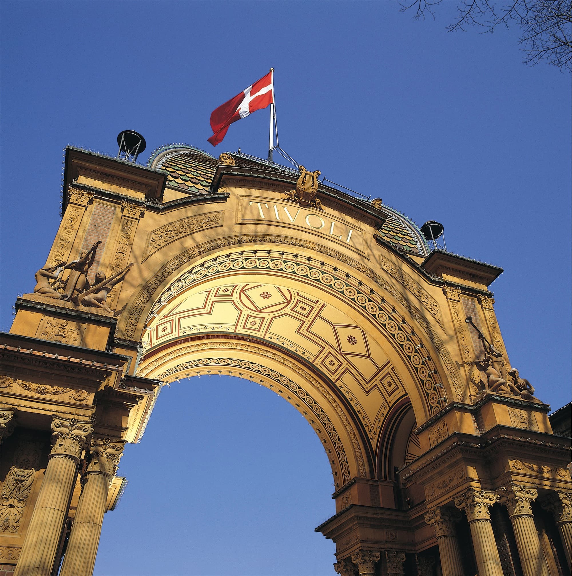DKCPH - Copenhagen - Tivoli, Main entrance - www.copenhagenmediacenter.com, Cees van Roeden.jpg
