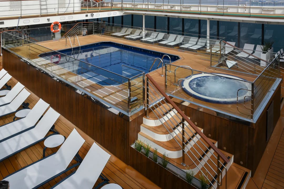 Pool, Hot Tub & Sun Deck